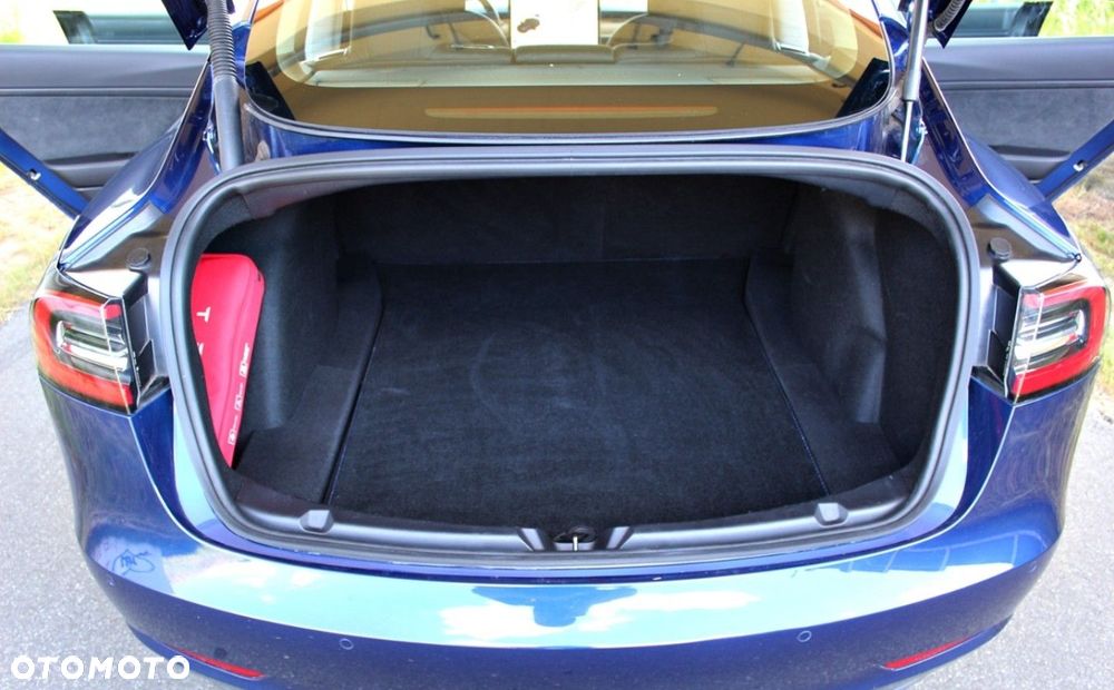 Tesla Model 3 - 14