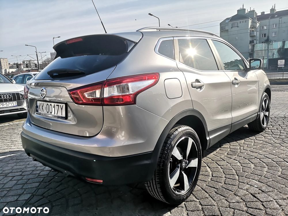 Nissan Qashqai - 2
