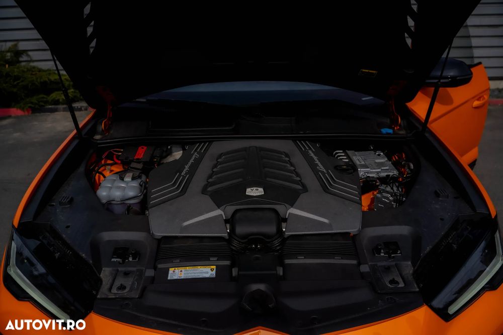 Lamborghini URUS - 23