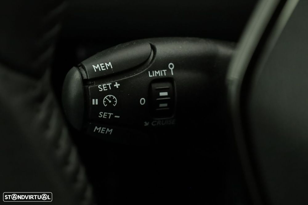Peugeot 208 1.2 PureTech Style - 19