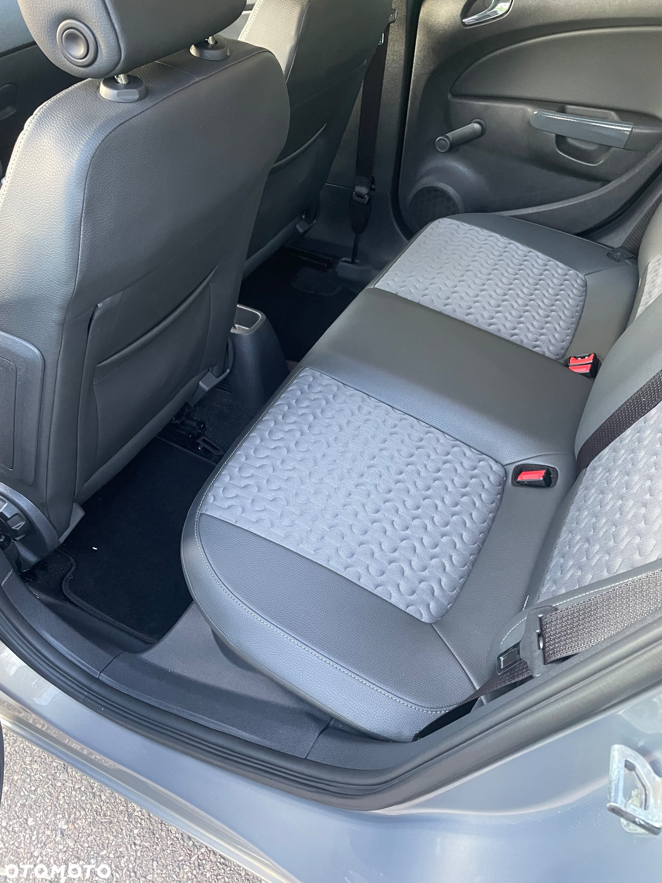 Opel Corsa 1.2 16V (ecoFLEX) Color Edition - 6