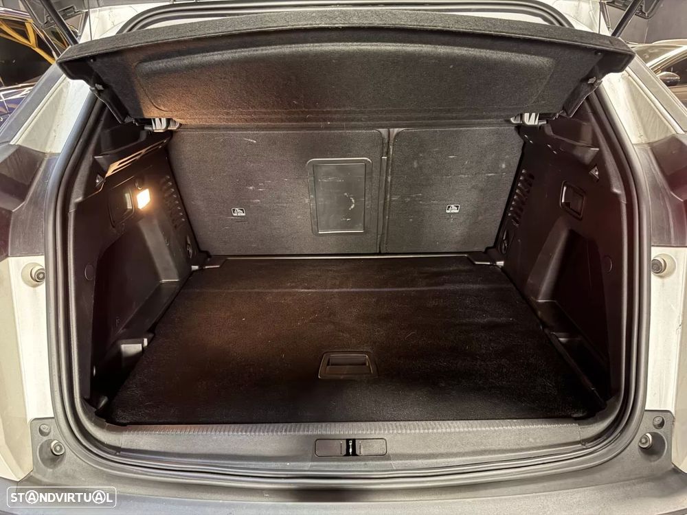 Peugeot 3008 1.5 BlueHDi Allure Pack EAT8 - 24