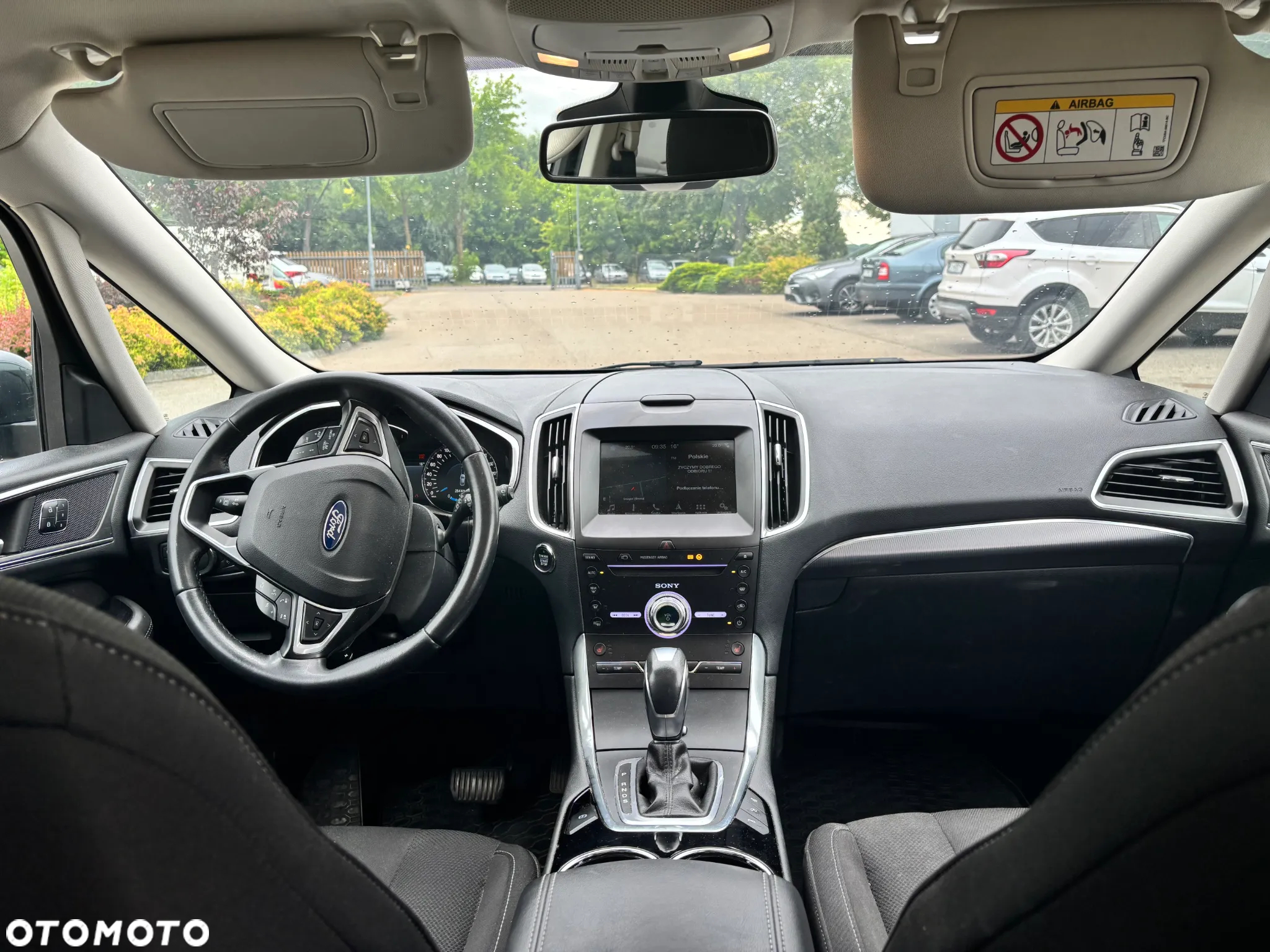 Ford S-Max - 11