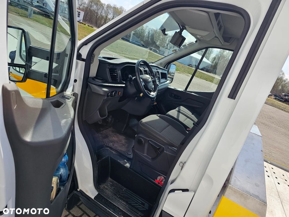 Ford Transit - 12