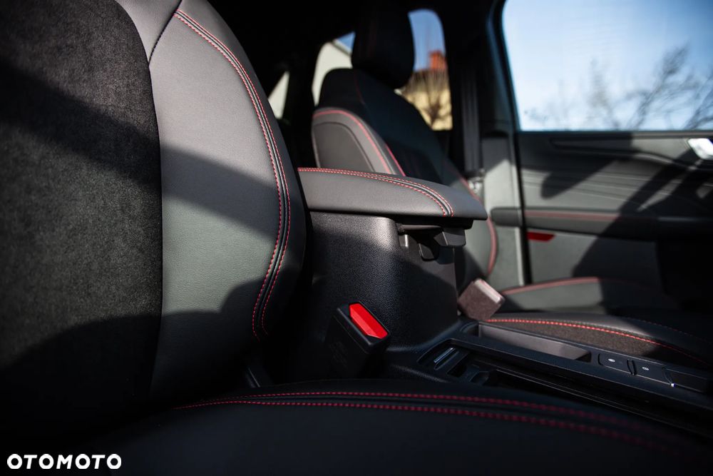 Ford Kuga 1.5 EcoBoost FWD ST-Line X - 19