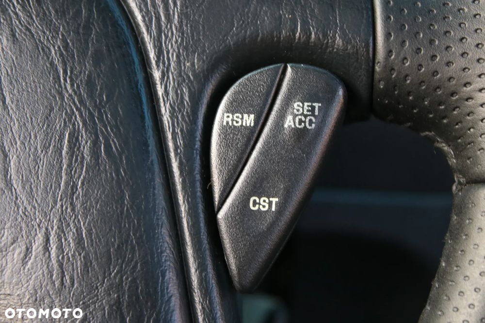 Ford Maverick 3.0 V6 Limited - 36