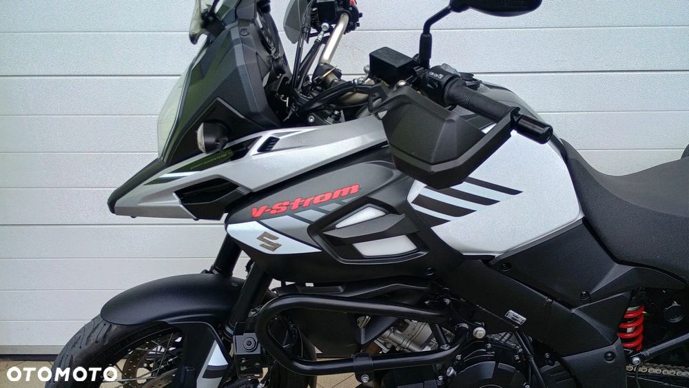 Suzuki DL - 17