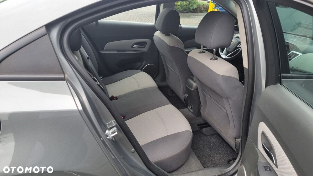 Chevrolet Cruze - 19