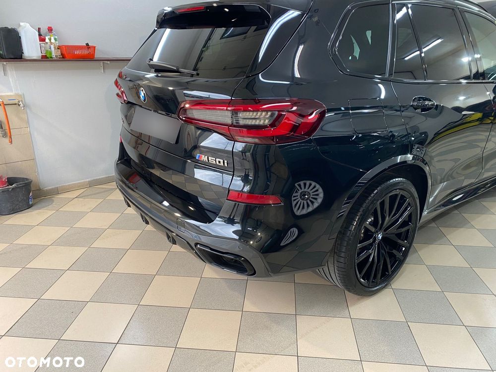 BMW X5 M M50i - 20