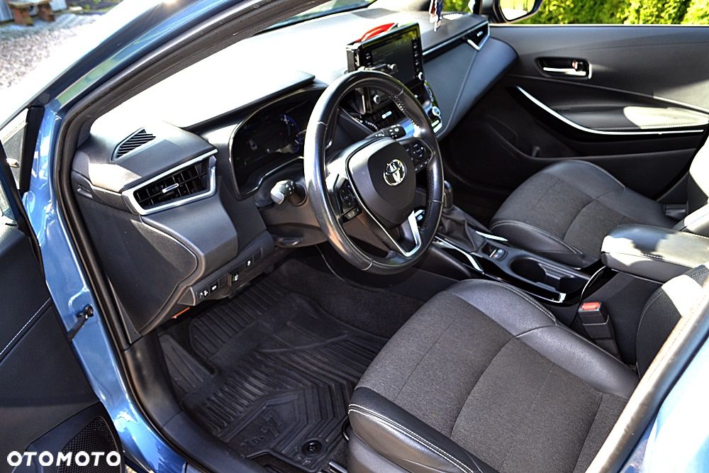 Toyota Corolla - 12