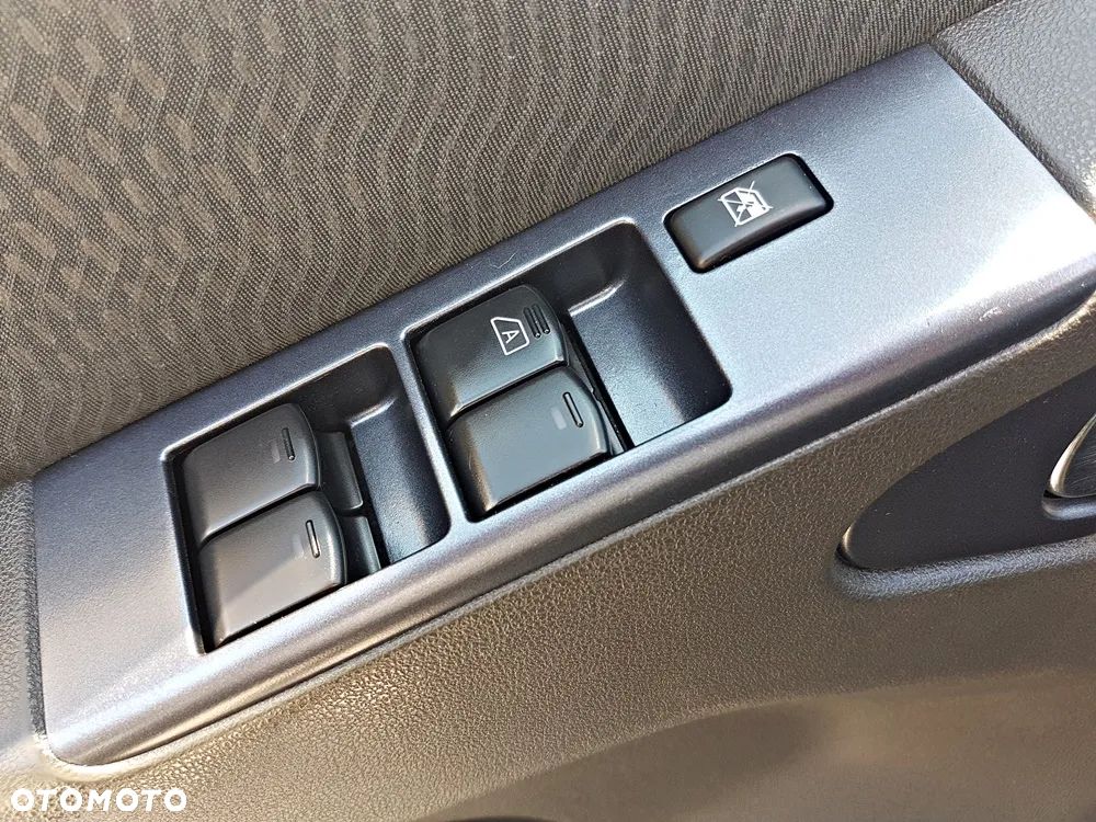 Nissan Navara 2.5 D XE Long - 16