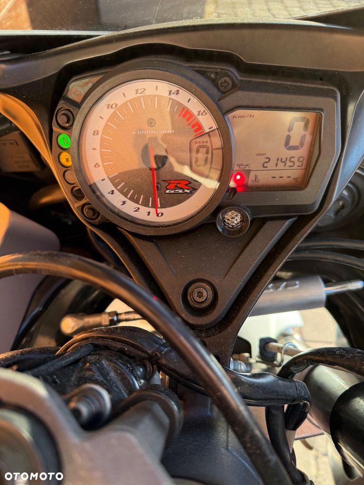 Suzuki GSX-R - 16