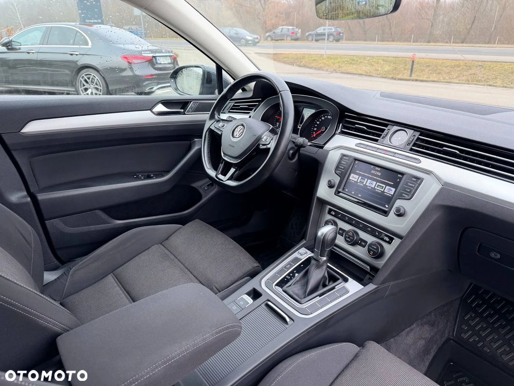Volkswagen Passat - 18