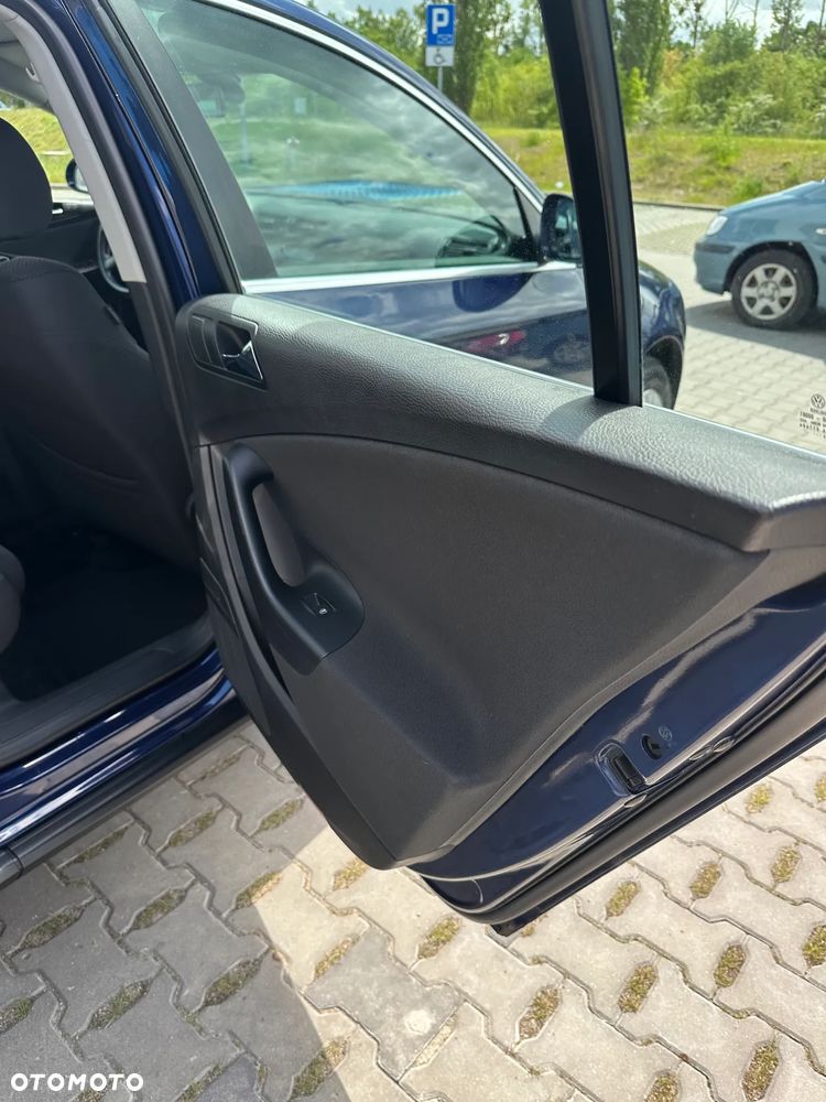 Volkswagen Passat 2.0 FSI Comfortline - 26