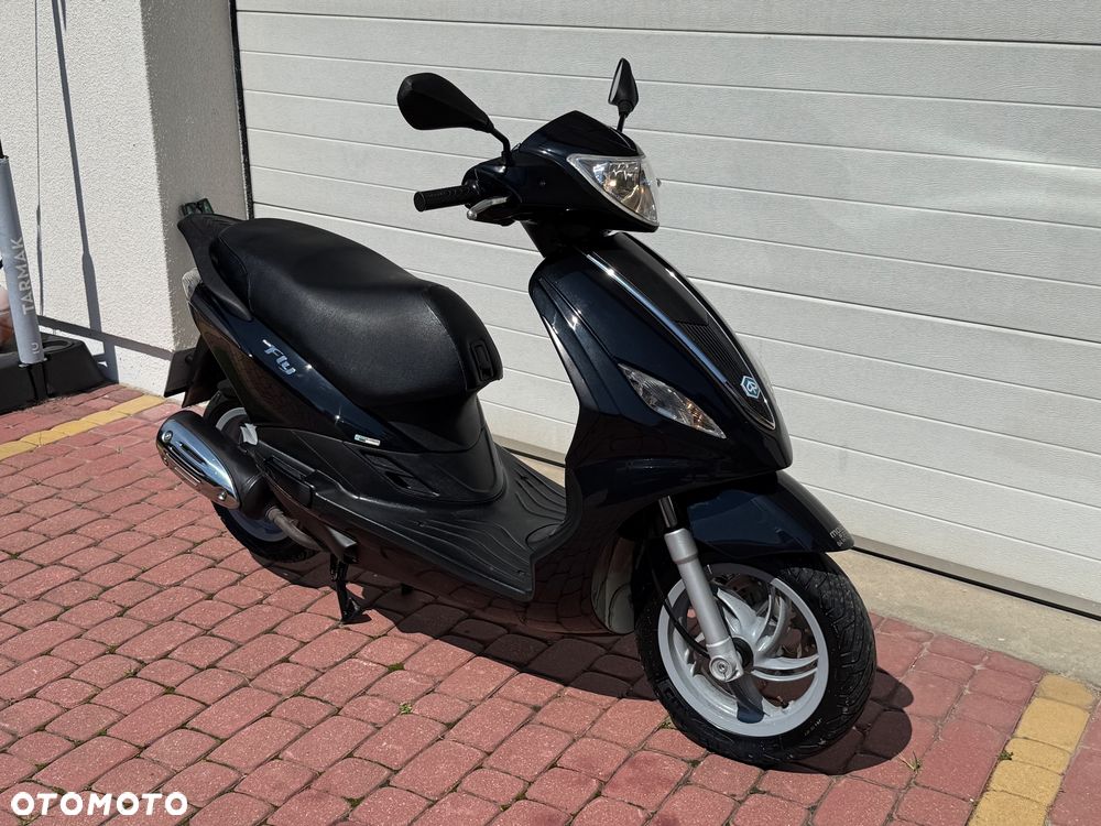 Piaggio FLY - 1
