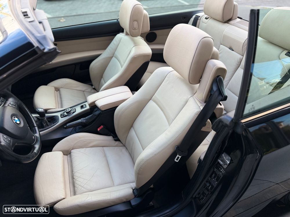 BMW 320 d Cabrio Intense - 33