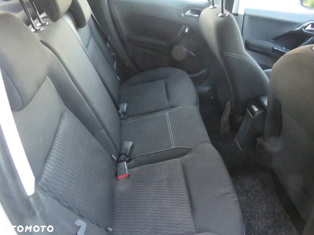 Peugeot 208 1.6 BlueHDi Active - 8