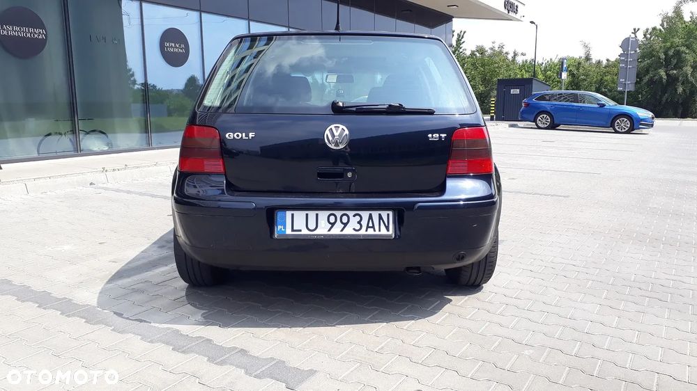 Volkswagen Golf - 8