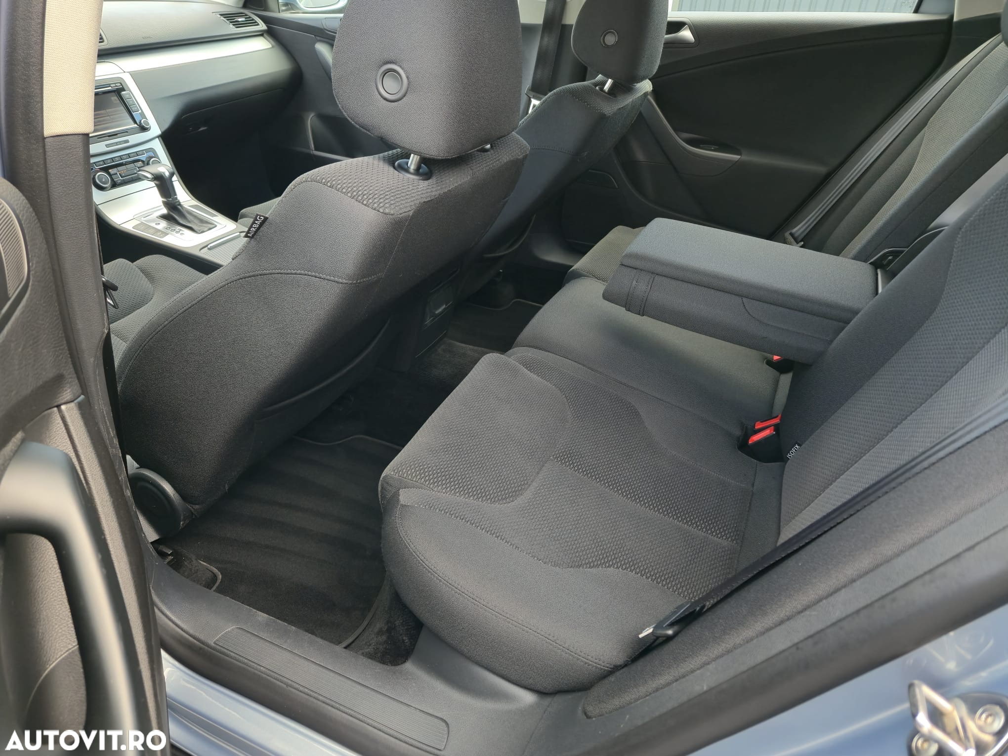Volkswagen Passat Variant 2.0 TDI Blue TDI DSG Comfortline - 17