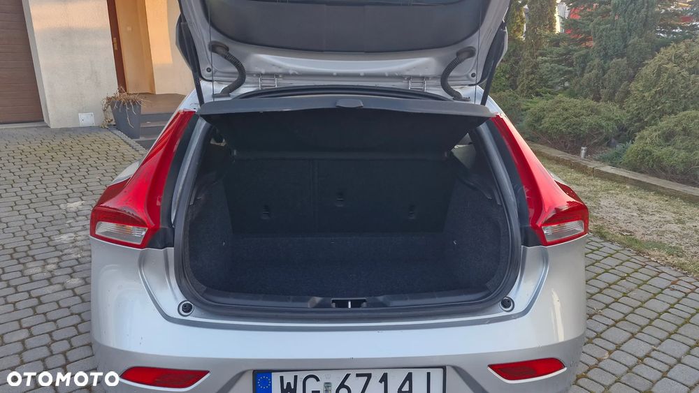 Volvo V40 D2 Momentum - 11