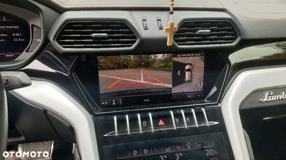 Lamborghini Urus - 15