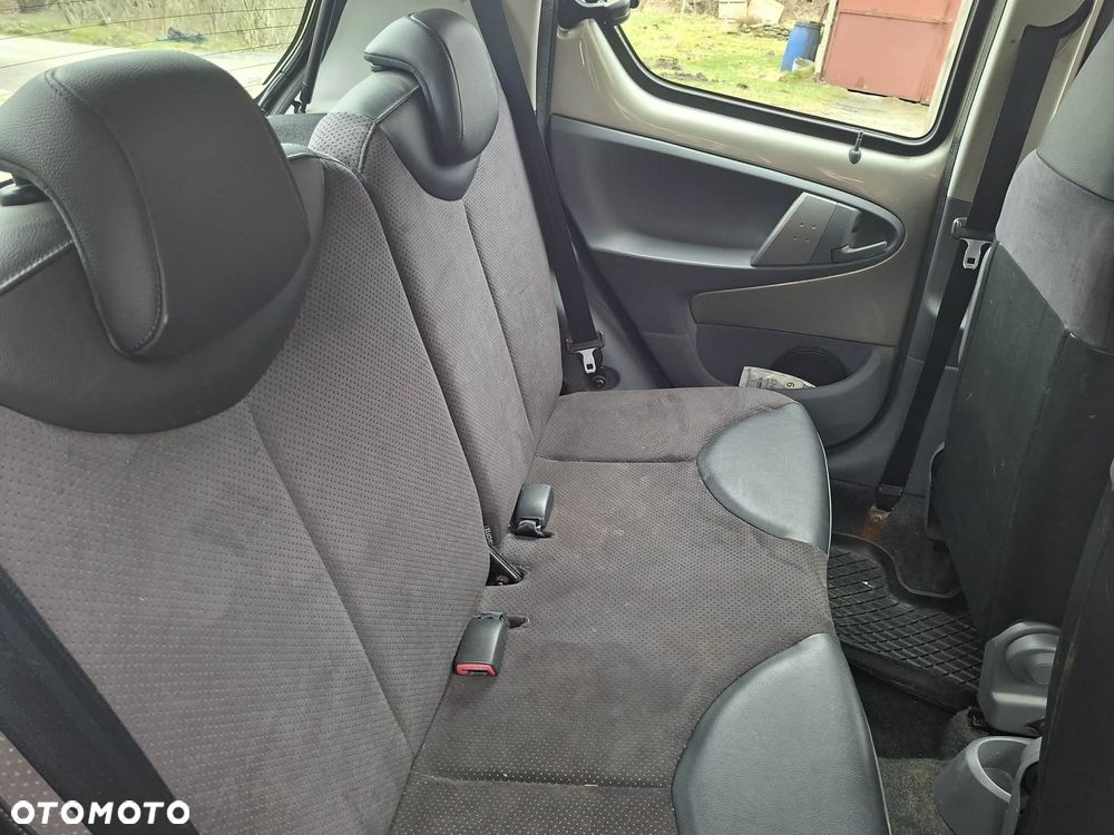 Toyota Aygo Standard - 6