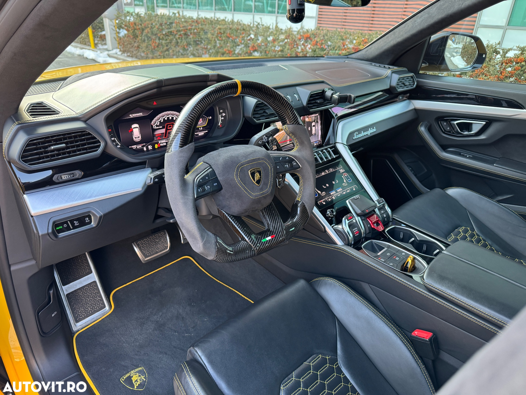 Lamborghini URUS Standard - 31