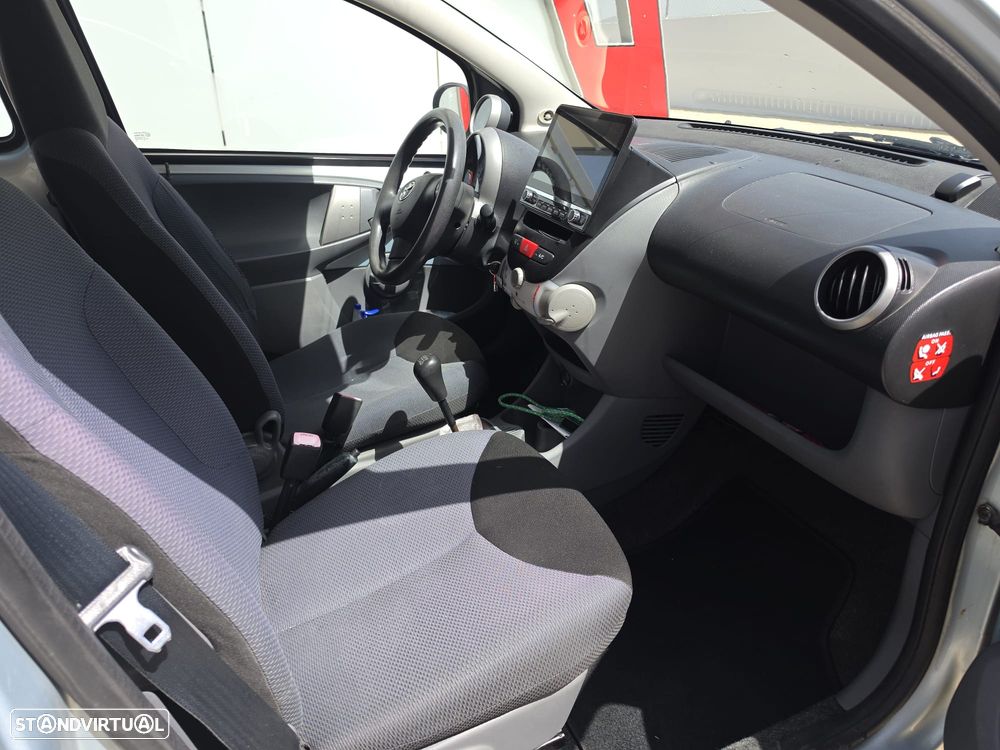 Toyota Aygo 1.0 + AC - 11