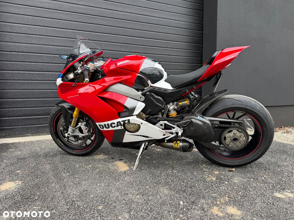 Ducati Panigale V4S - 1