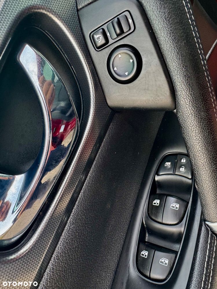 Nissan Qashqai 1.3 DIG-T Tekna - 25