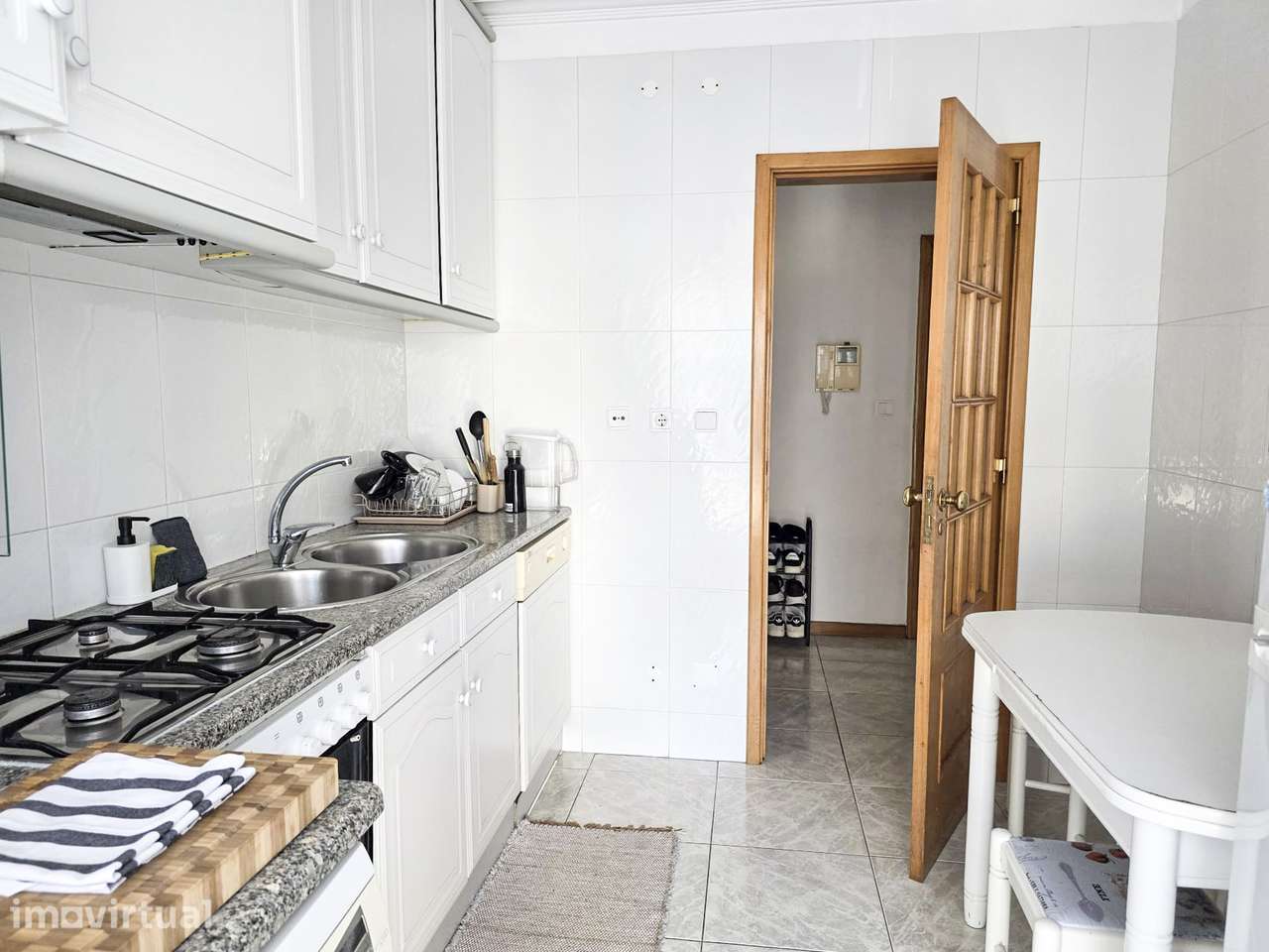 Apartamento T2 com Varanda e Garagem, Chafé - Grande imagem: 5/12