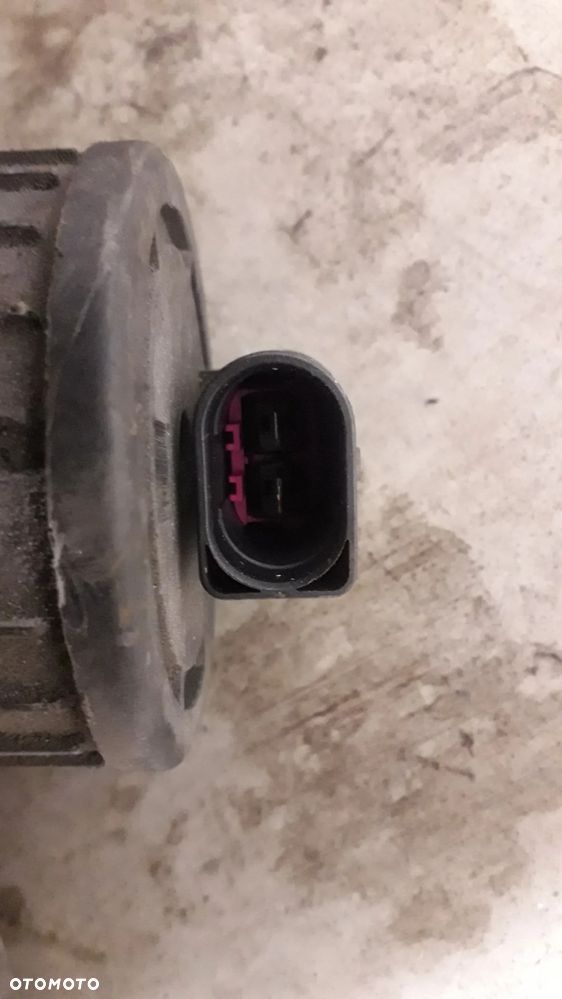 pompa powietrza wtórnego 06A959253B A3 8L 1.6 lift - 2