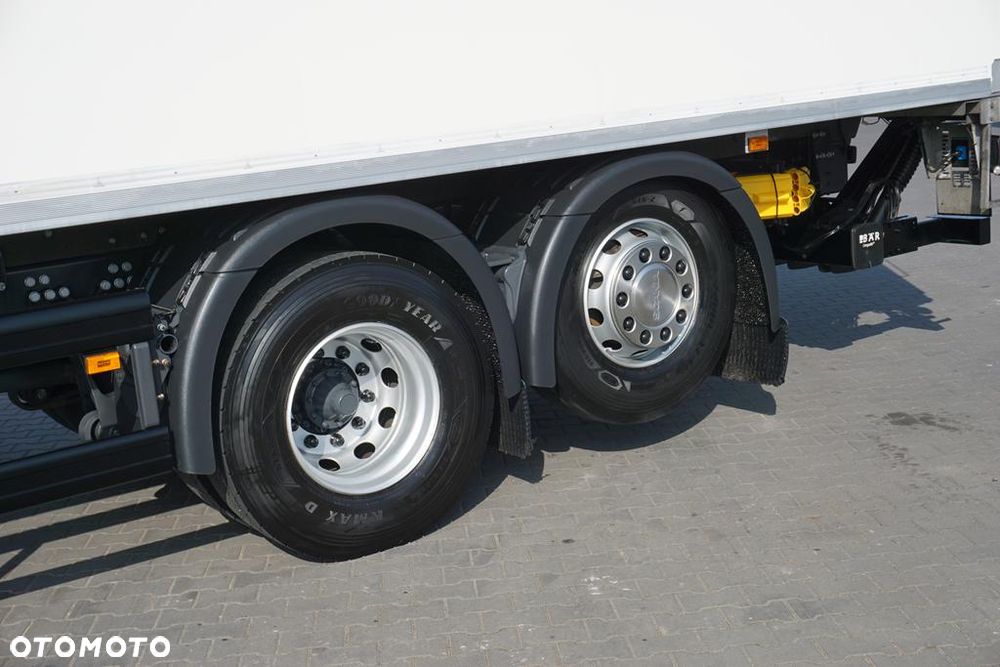 Scania SCANIA / P 360 / E 6 / CHŁODNIA + WINDA / 18 PALET / RETARDER / OŚ SKRĘTNA - 19