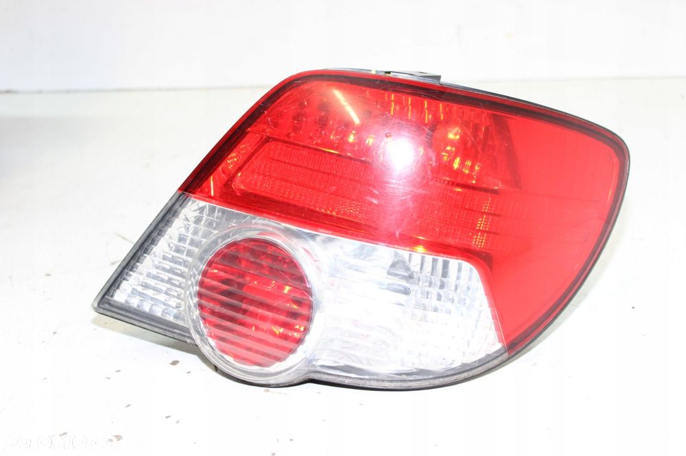 SUBARU IMPREZA II KOMBI LAMPA PRAWA TYŁ TYLNA - 2