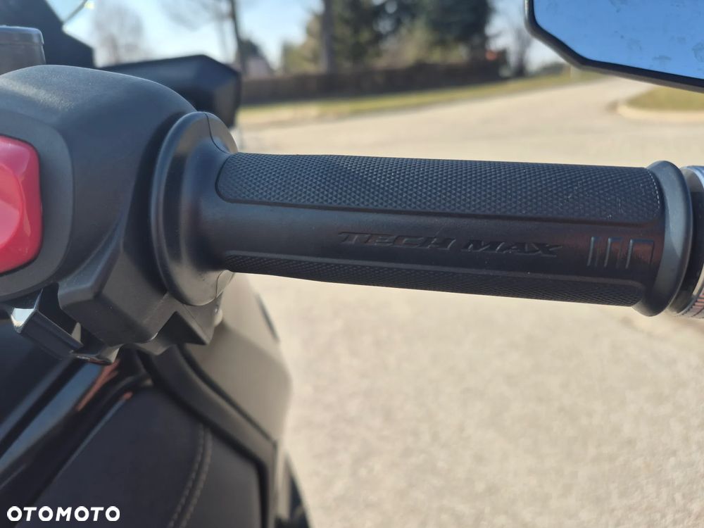 Yamaha X-max - 8