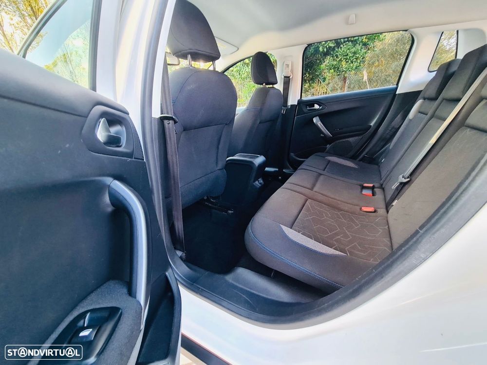 Peugeot 2008 1.2 PureTech Style - 39