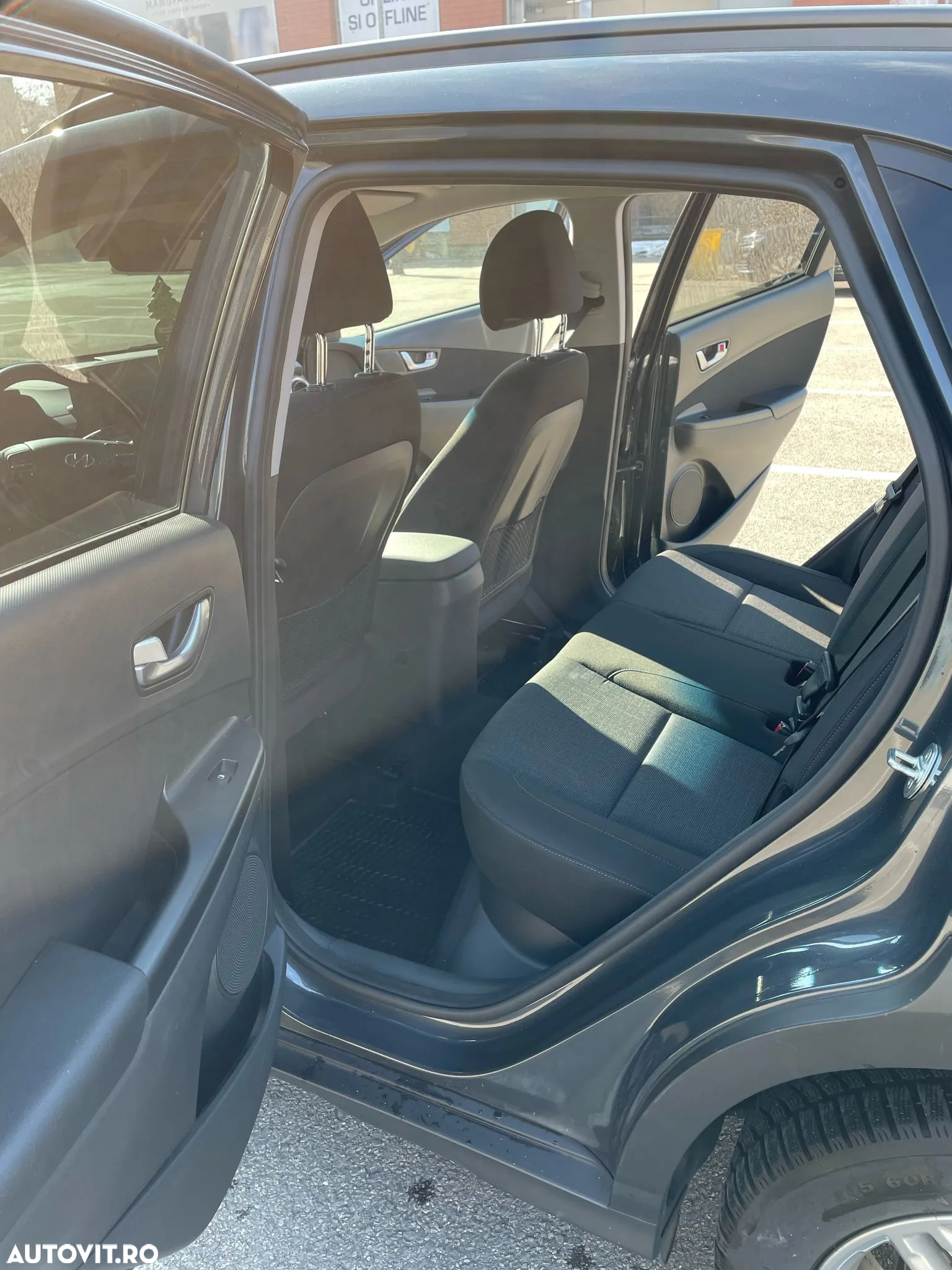 Hyundai KONA - 18