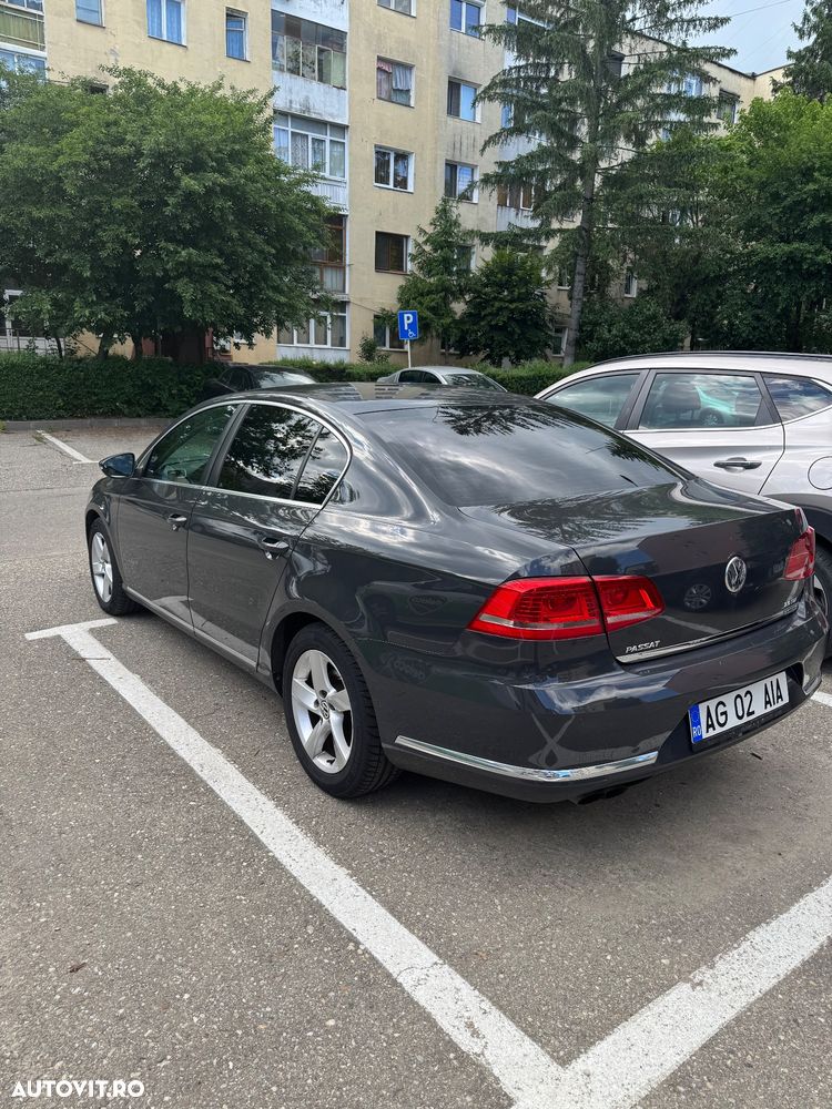 Volkswagen Passat 2.0 TDI Blue TDI DSG Comfortline - 5