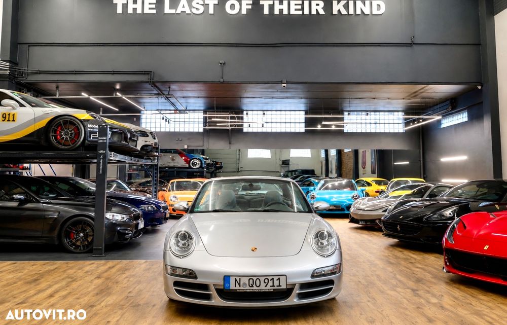 Porsche 911 Carrera - 11