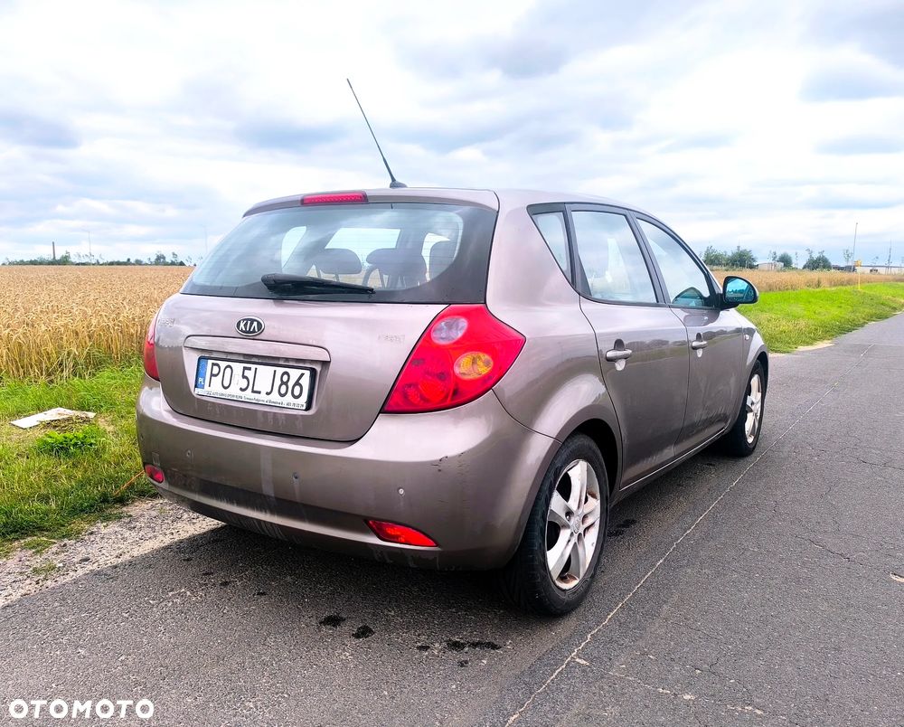 Kia Ceed 2.0 crdi Optimum + - 2