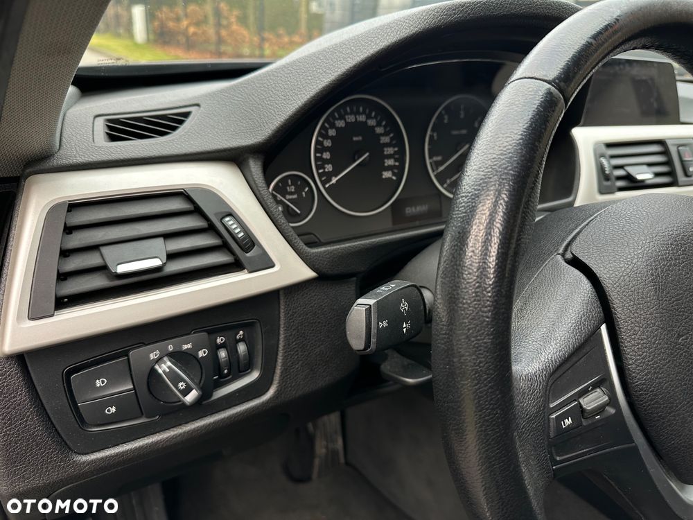 BMW Seria 3 318d - 16