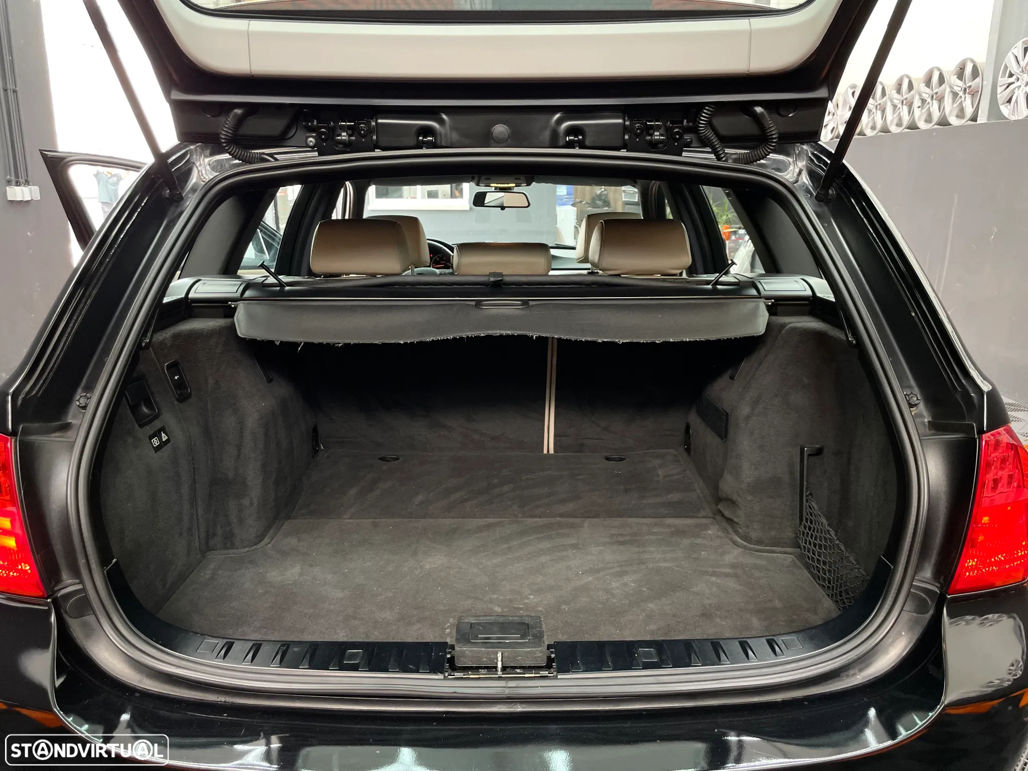 BMW 320 d Touring xDrive Navigation Auto - 27
