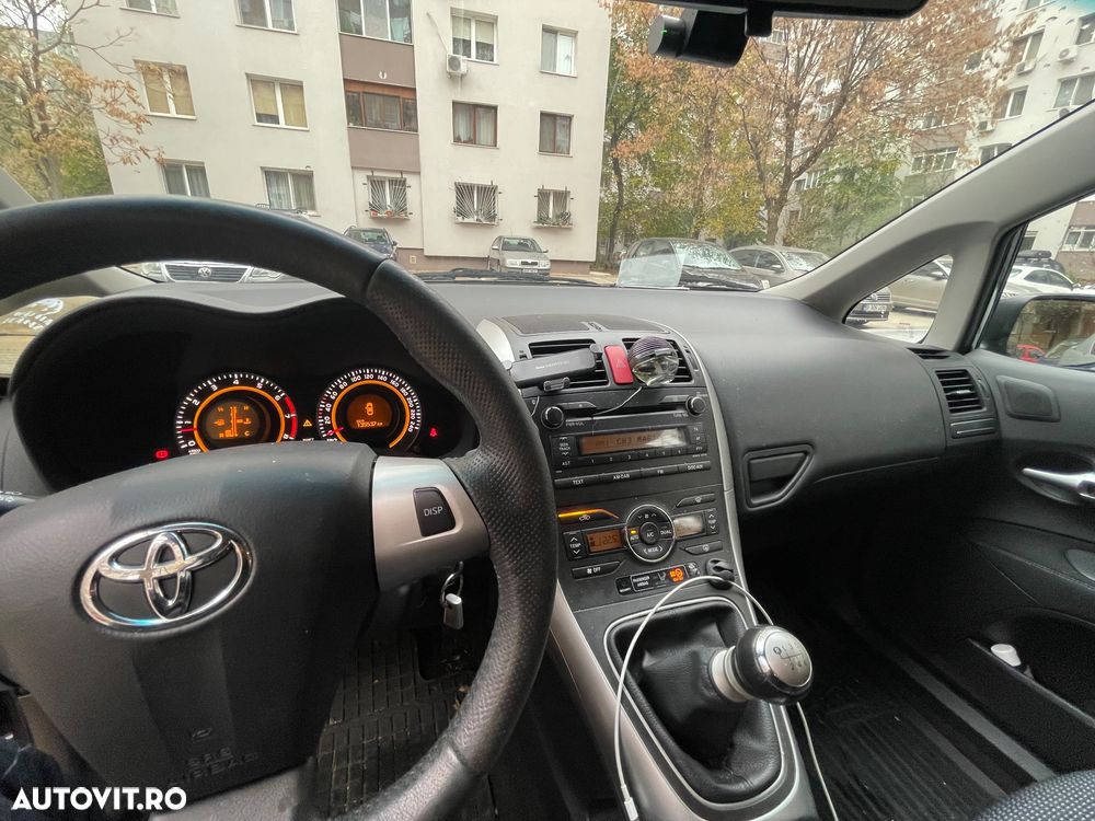 Toyota Auris - 11