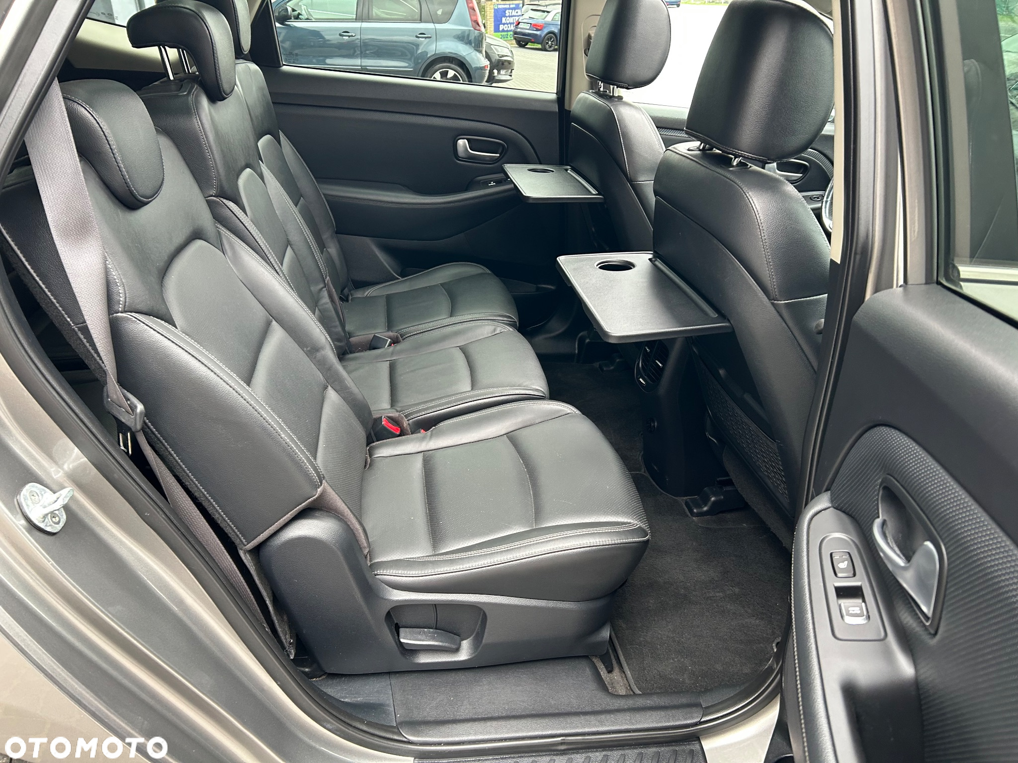 Kia Carens 1.7 CRDi L 7os DCT - 32