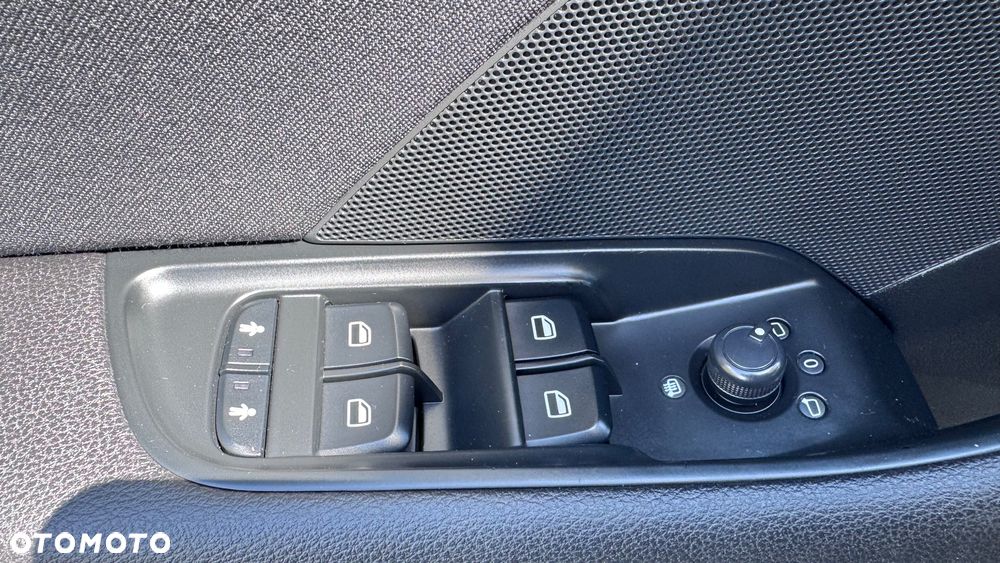 Audi A3 Sportback 1.6 TDI DPF S tronic S line Sportpaket - 35