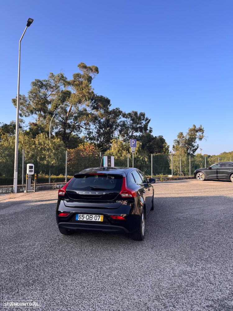 Volvo V40 2.0 D2 Momentum Geartronic - 7