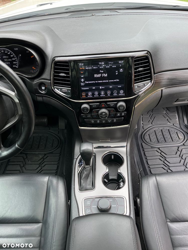Jeep Grand Cherokee - 20