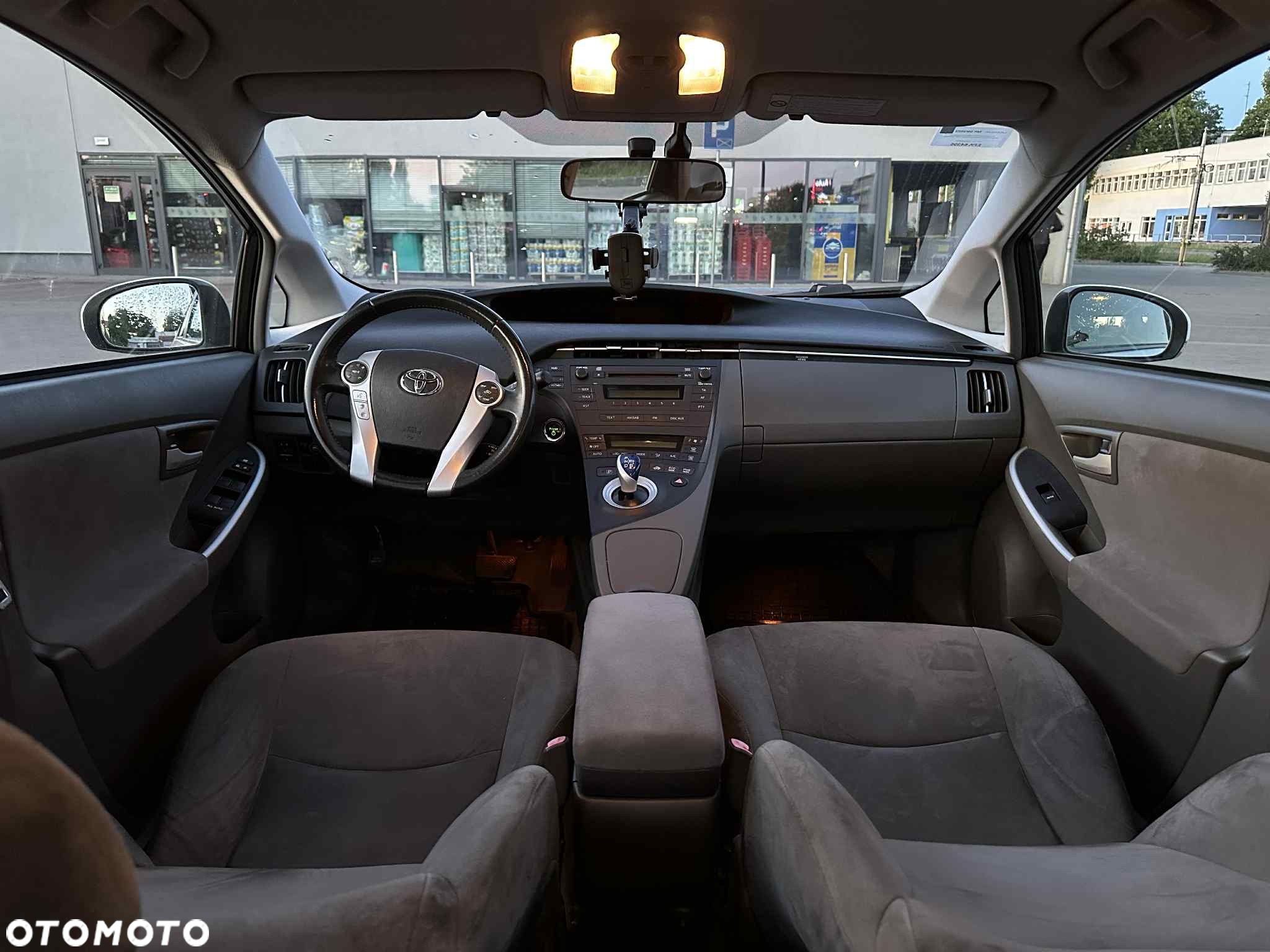 Toyota Prius - 5