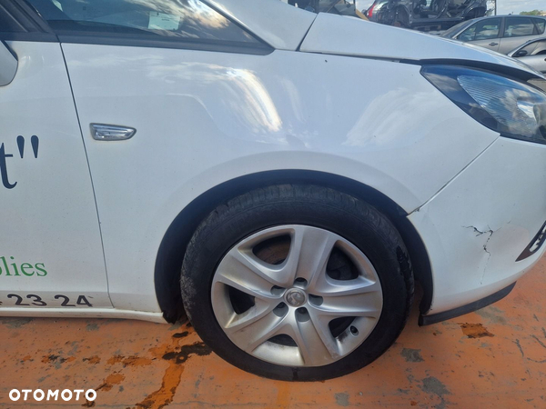 Opel ZAFIRA C 2014 1.6 CDTI Z40R BŁOTNIK PRAWY PRZEDNI PRZÓD