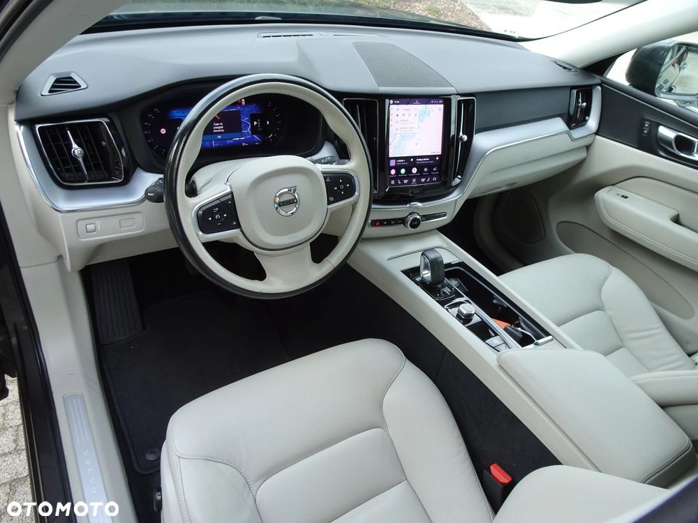 Volvo XC 60 B4 D Momentum Pro - 23